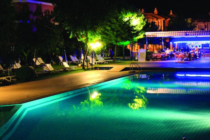 Pool 10 of 14