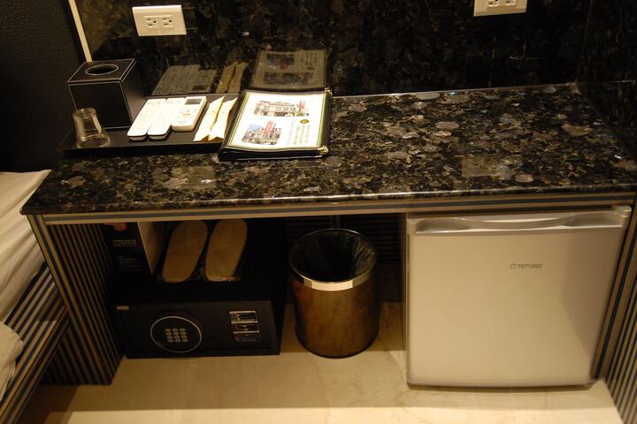 Room amenity