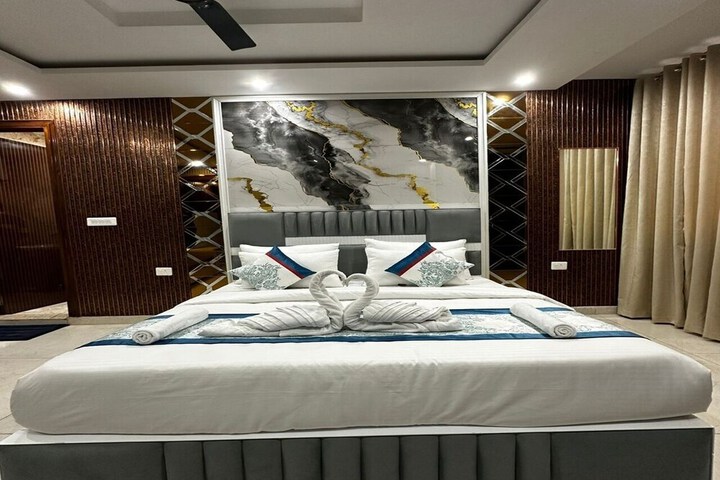 Room 11 of 52