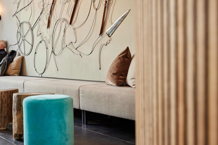 Entrance & Lobby