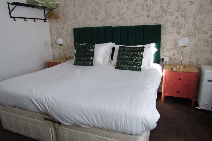 Room 22 of 99