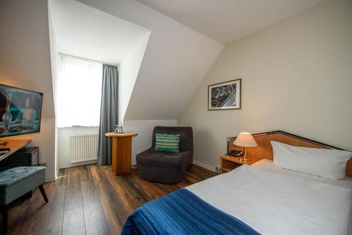 Room 6 of 47