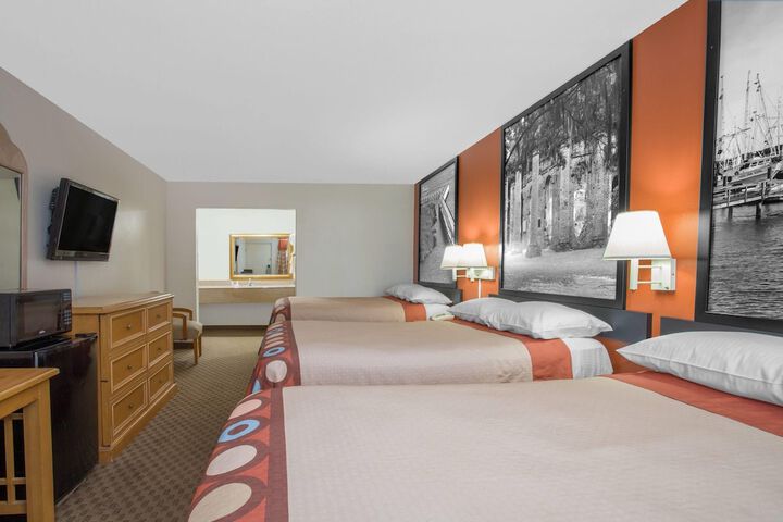 Room 5 of 14