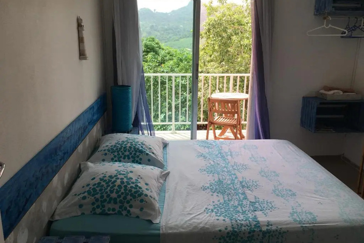 Exterior of LA COLLINE BED AND TABLE