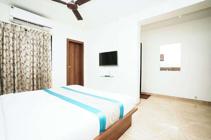 Room 12 of 48