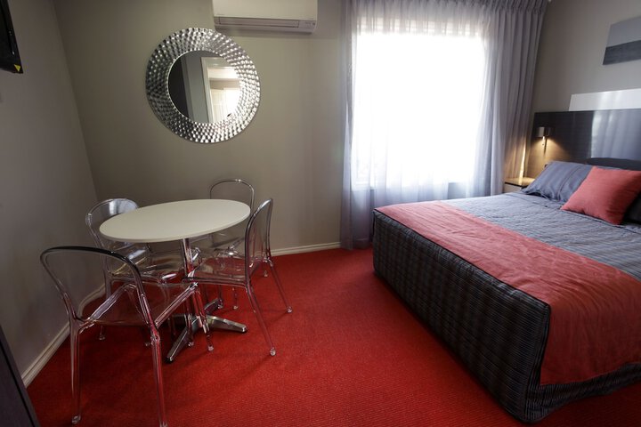 Room 7 of 74