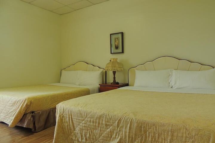 Room 22 of 48