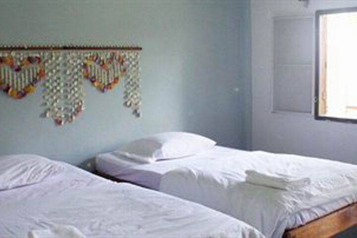 Room 33 of 46