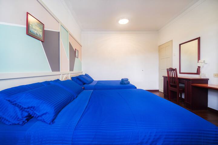 Room 10 of 36
