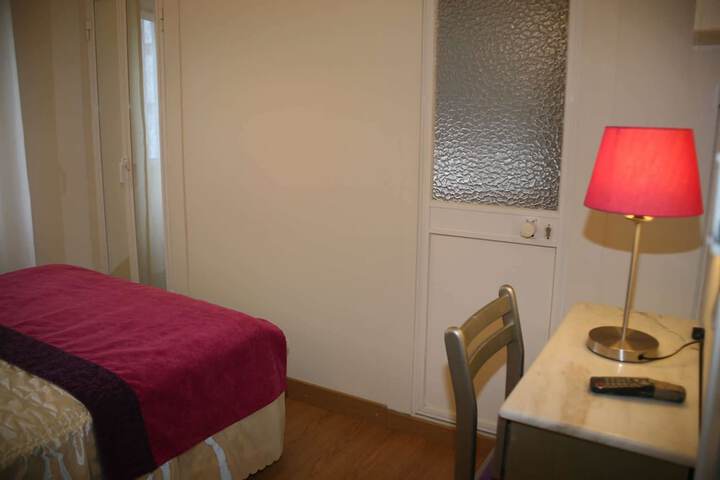 Room 13 of 21