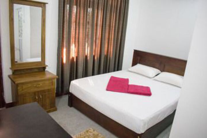 Room 16 of 32