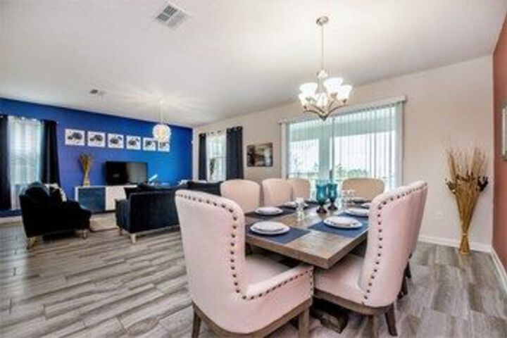 Room 18 of 25