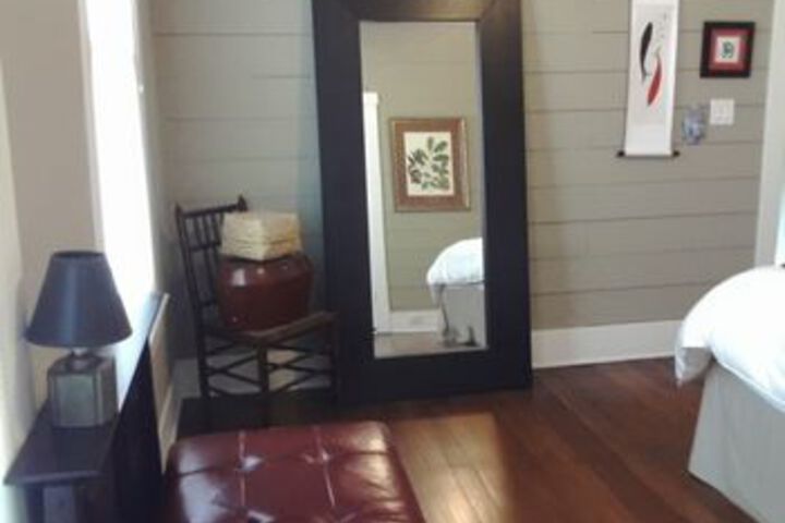 Room 81 of 165