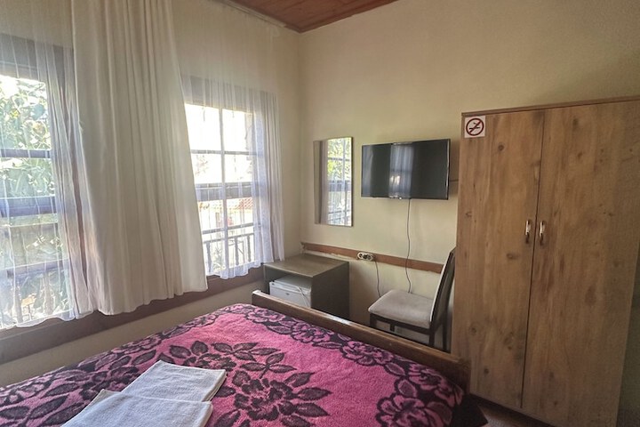 Room 8 of 35