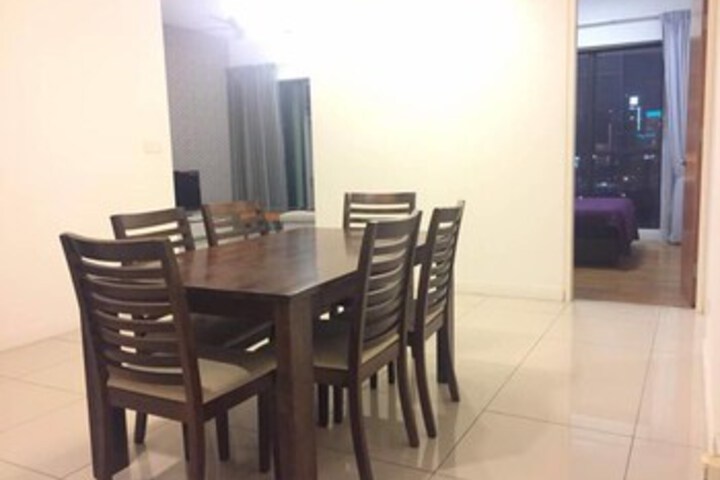 Room 2 of 6