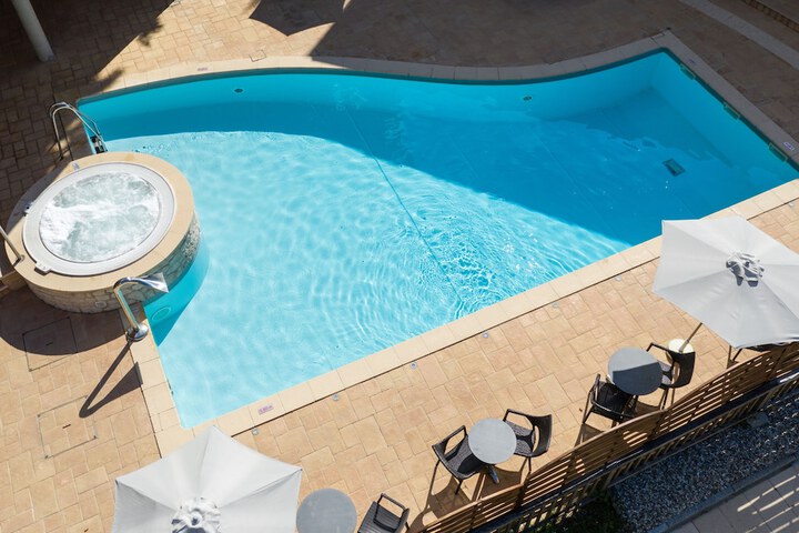 Pool 38 of 76