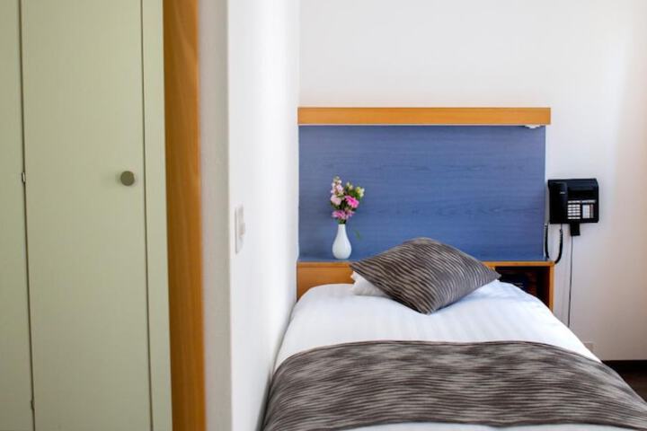 Room 27 of 56