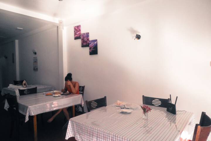 Dining 14 of 21