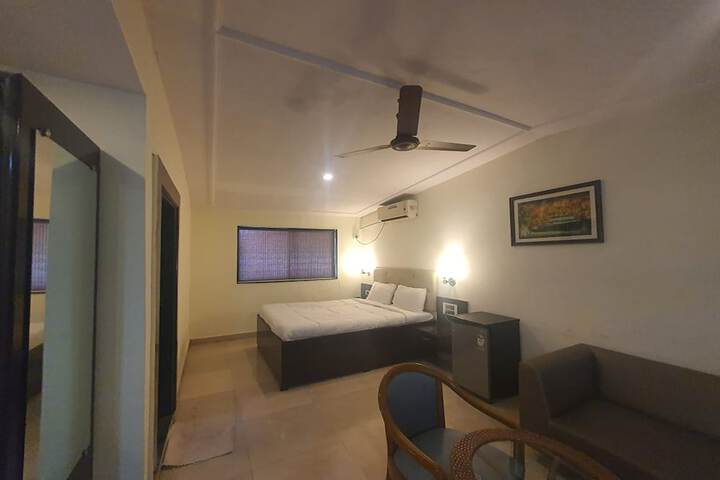 Room 14 of 27