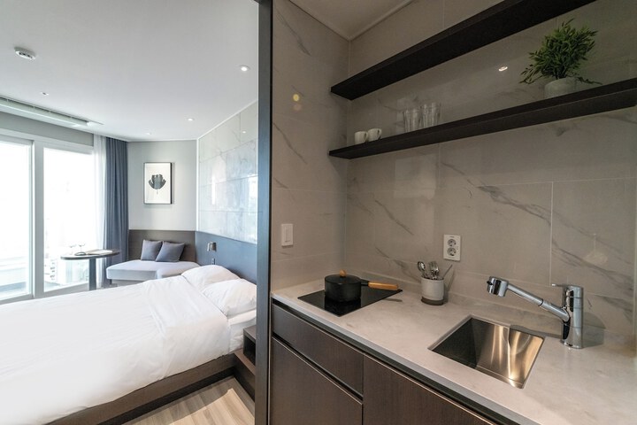 Room 9 of 46