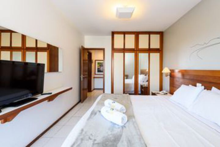 Room 9 of 28