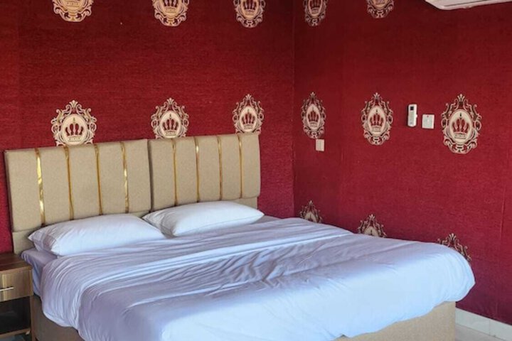 Room 15 of 72