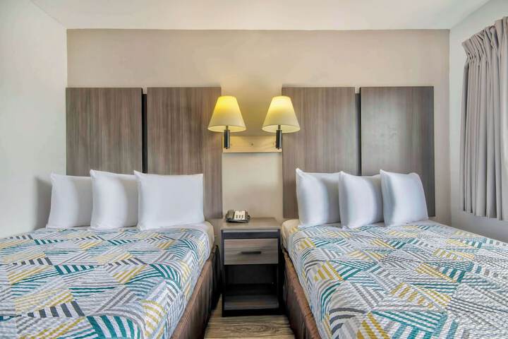 Deluxe Room 2 Double Beds Refrigerator, Microwave (3 of 14)