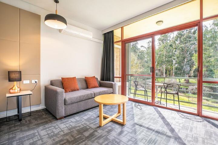 Room 4 of 42