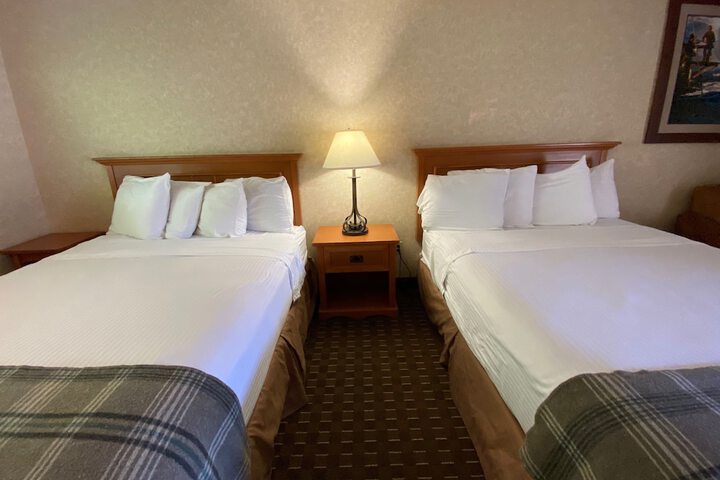 Room 7 of 100