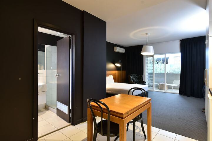 Room 9 of 38