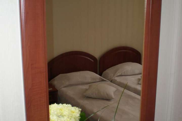 Room 18 of 33