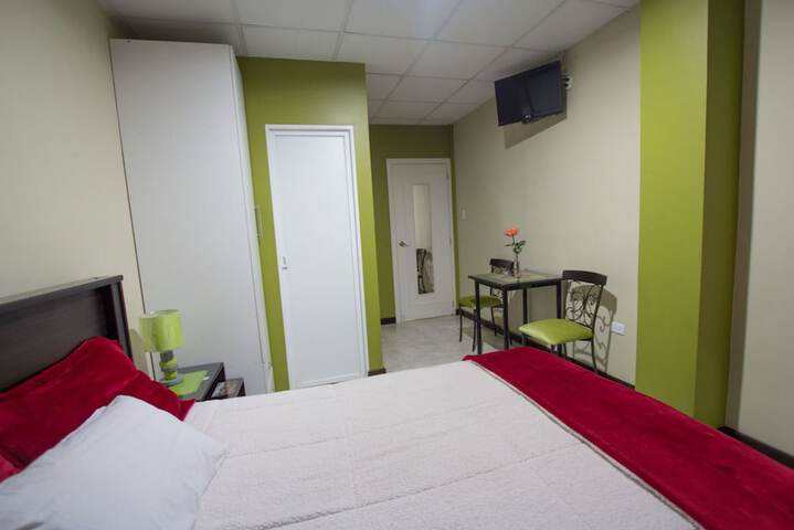 Room 21 of 38