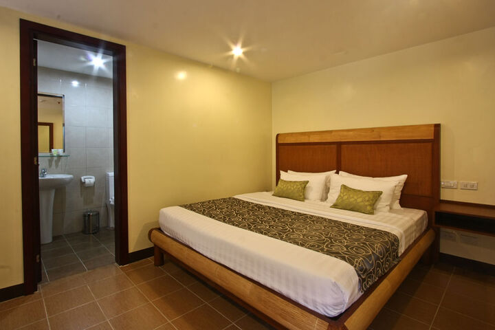 Room 28 of 169