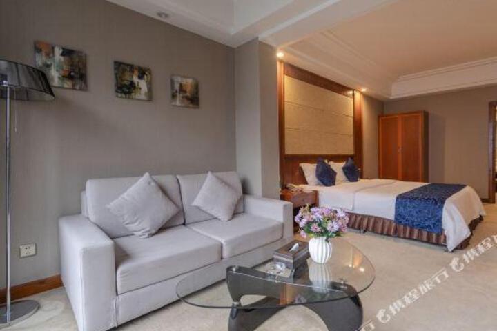 Tianyi Hotel (Chongqing Auto Expo Center Jinyu Subway Station Branch)