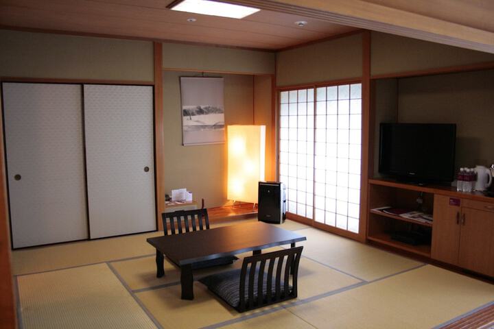 Room 10 of 156
