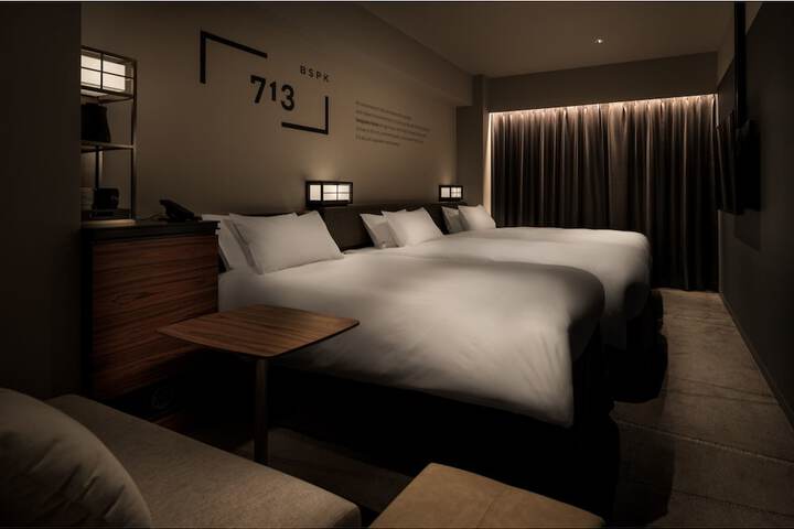 Room 11 of 37