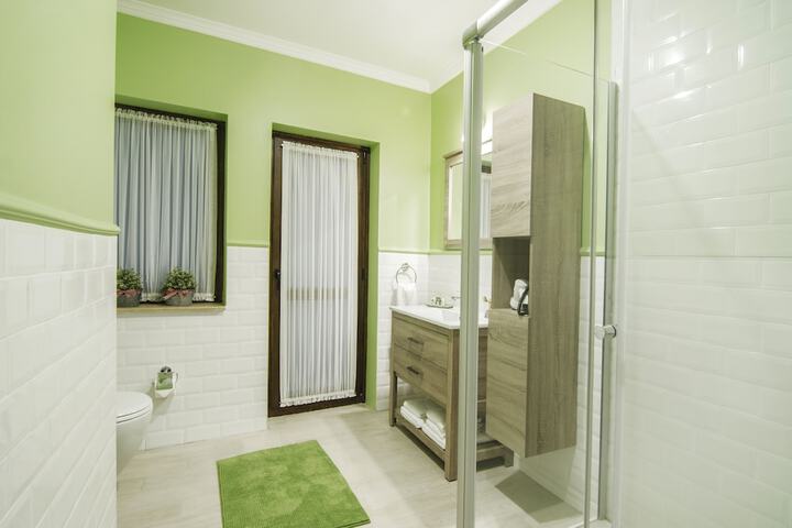 Room 36 of 40