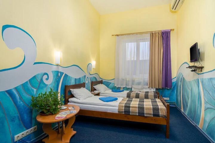Room 25 of 42