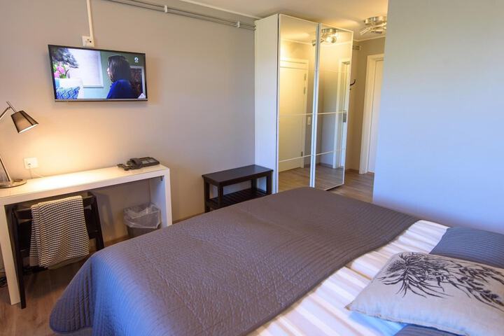 Room 8 of 49
