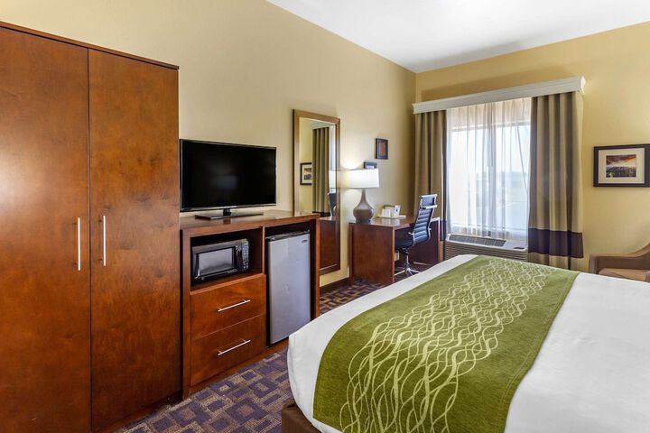 1 King Bed (14 of 22)