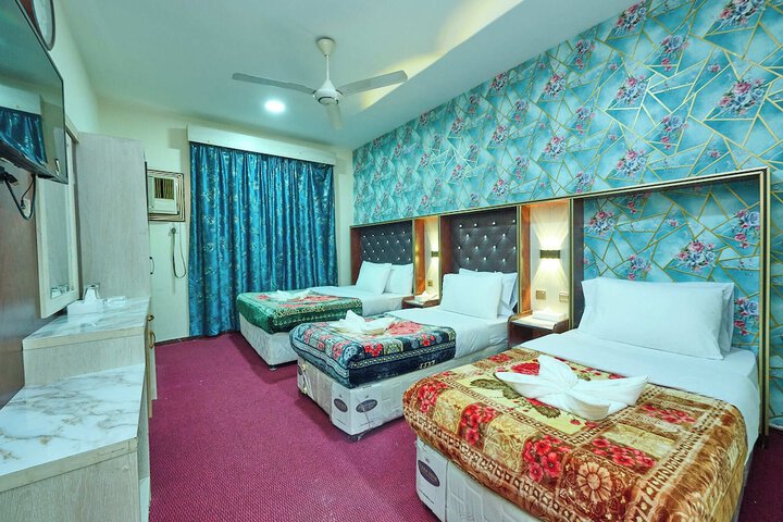 Room 11 of 27