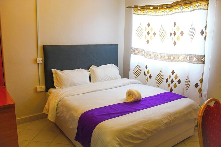 Holiday Premier Hotel
