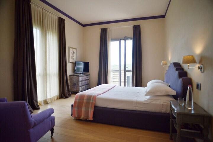 Room 17 of 216