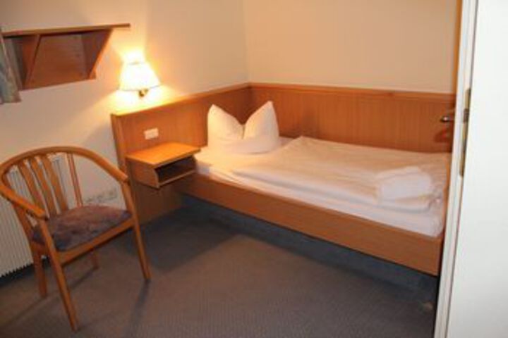 Room 11 of 46