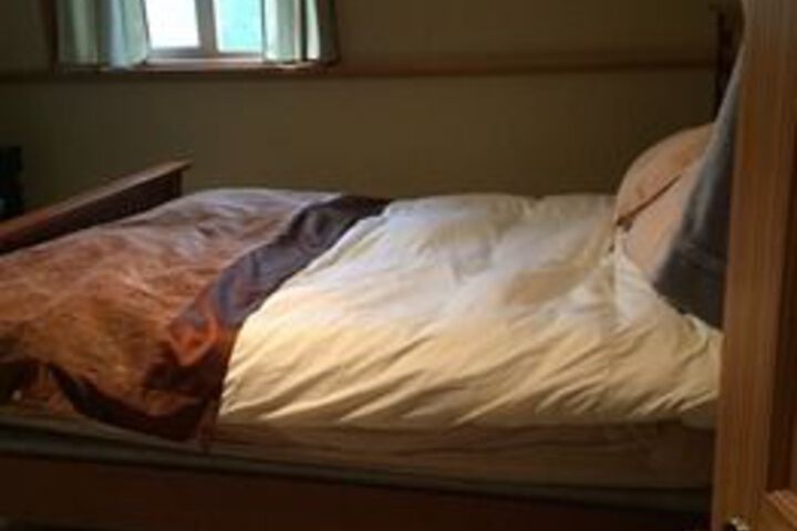 Room 6 of 13