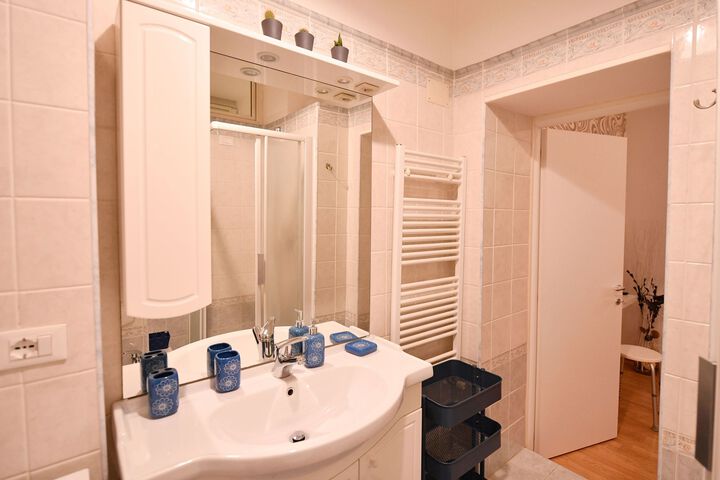 Room 2 of 42