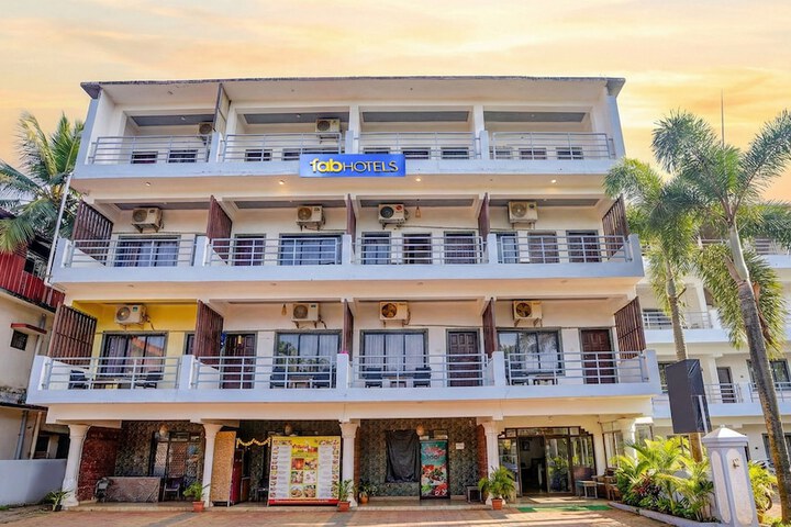 Fabhotel Golden Horizon