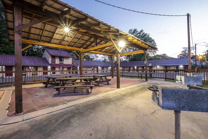 BBQ/picnic area