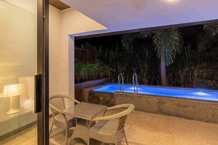 Pool 10 of 26