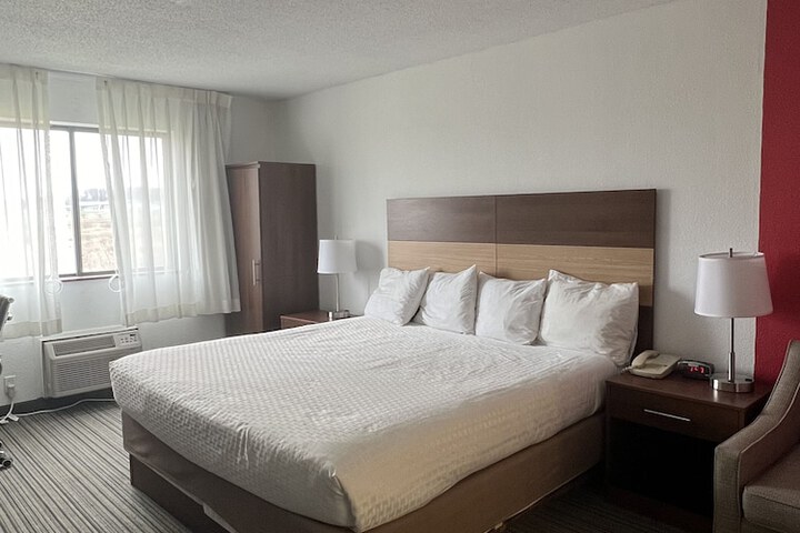 Room 4 of 15
